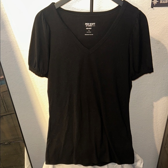 Torrid Black V-Neck Short Sleeve Tee. Size 1. - Picture 1 of 3